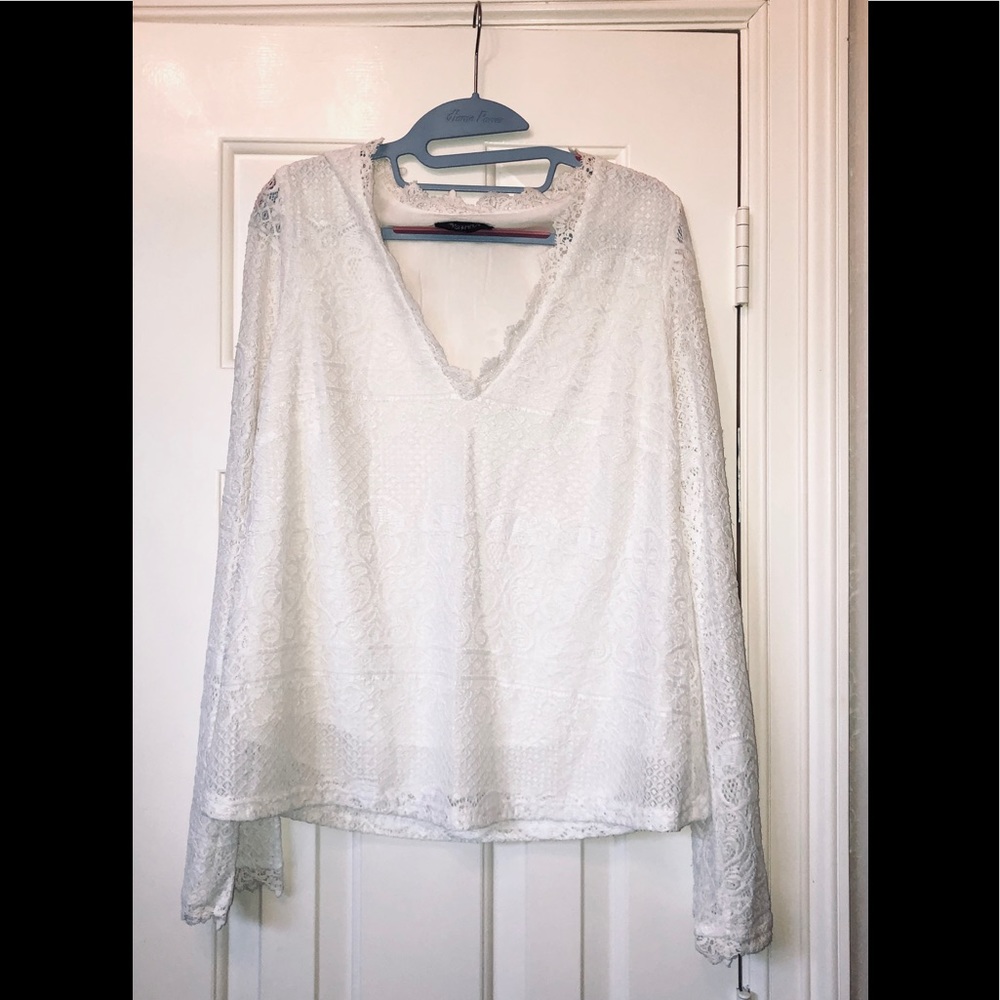 4SIENNAI white lace top